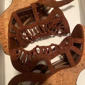 Carlos by Carlos Santana Banjo Wedge Sandals in Mustang size 6 women’s US